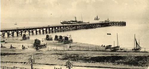 Paddle steamer about to berth at Southwold Pier in the early years of the 20th Century